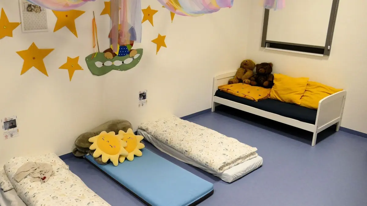 Die Kitas in Pfalzgrafenweiler – hier die Kita Sonnenschein – verfügen über Schlafmöglichkeiten für die betreuten Kinder.