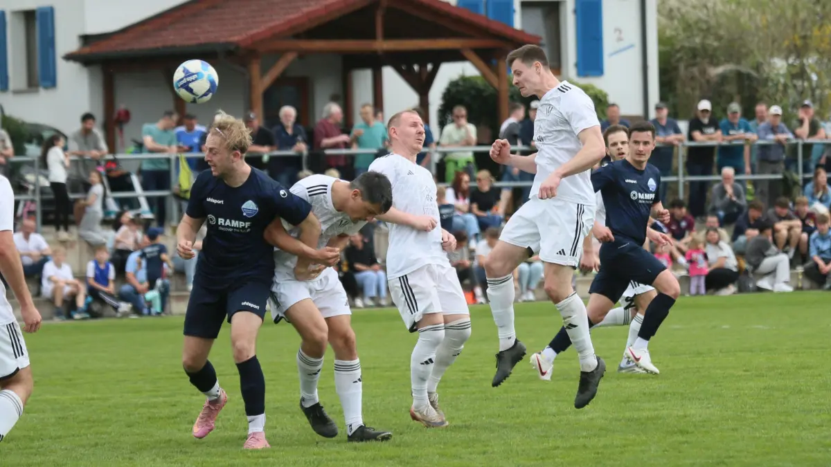 Der SV Seedorf und der VfB Bösingen führten in der vergangenen Saison in der Landesliga zwei hart umkämpfte Duelle.