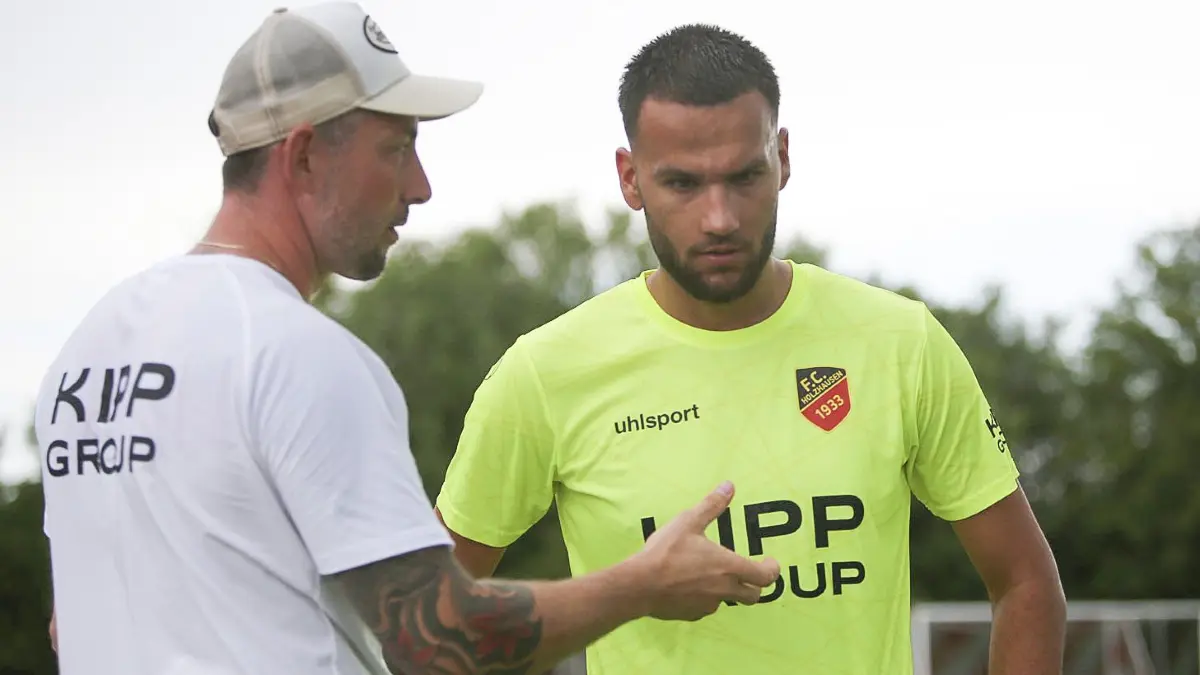 Trainer Daniel Seemann – hier mit Vladan Djermanovic – will die Ergebnisse der Tests nicht zu hoch hängen.