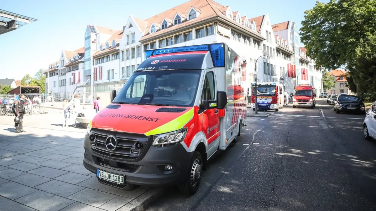 Wegen eines gemeldeten Gasgeruchs ist am Freitagvormittag der Modepark Rother im Benediktinerring in Villingen geräumt worden.