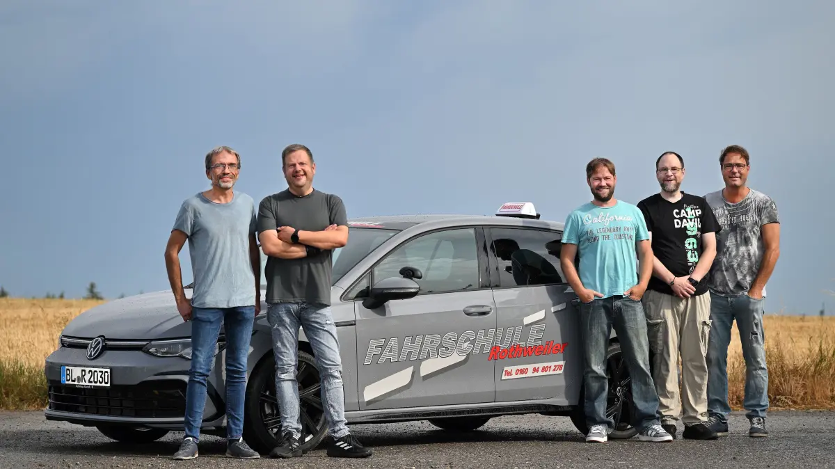 Das Team der Fahrschule Rothweiler (v.l.n.r.): Heiko Rothweiler, Tobias Bürkle, Andreas Hartmann, Elmar Haiber sowie Jörg Stephan.