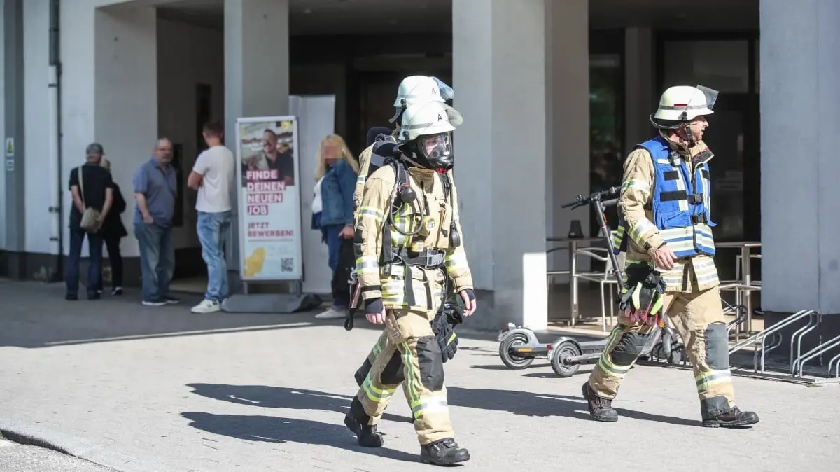 Wegen eines gemeldeten Gasgeruchs ist am Freitagvormittag der Modepark Rother im Benediktinerring in Villingen geräumt worden.