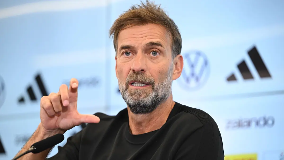 DFB-Pressekonferenz - Vorstellung neuer Bundestrainer: 24.07.2026, Hessen, Frankfurt/Main: Fußball, DFB, Nationalmannschaft, Pk zur Vorstellung des neuen Bundestrainers, Jürgen Klopp spricht bei einer Pressekonferenz. Foto: Florian Wiegand/dpa +++ dpa-Bildfunk +++