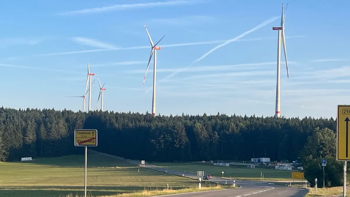 Windräder bei Besenfeld
