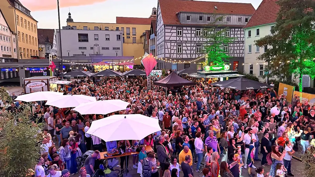 Ein einmaliges Open-Air-Ambiente bietet der Albstädter
Band-Sommer.