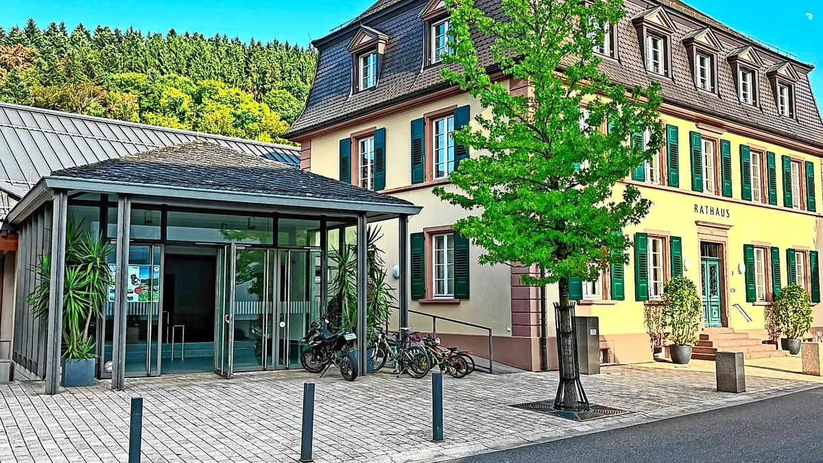 Anwohner hatten sich beschwert, dass in der Halle zu laut gefeiert wird – bei geöffneten Fenstern.