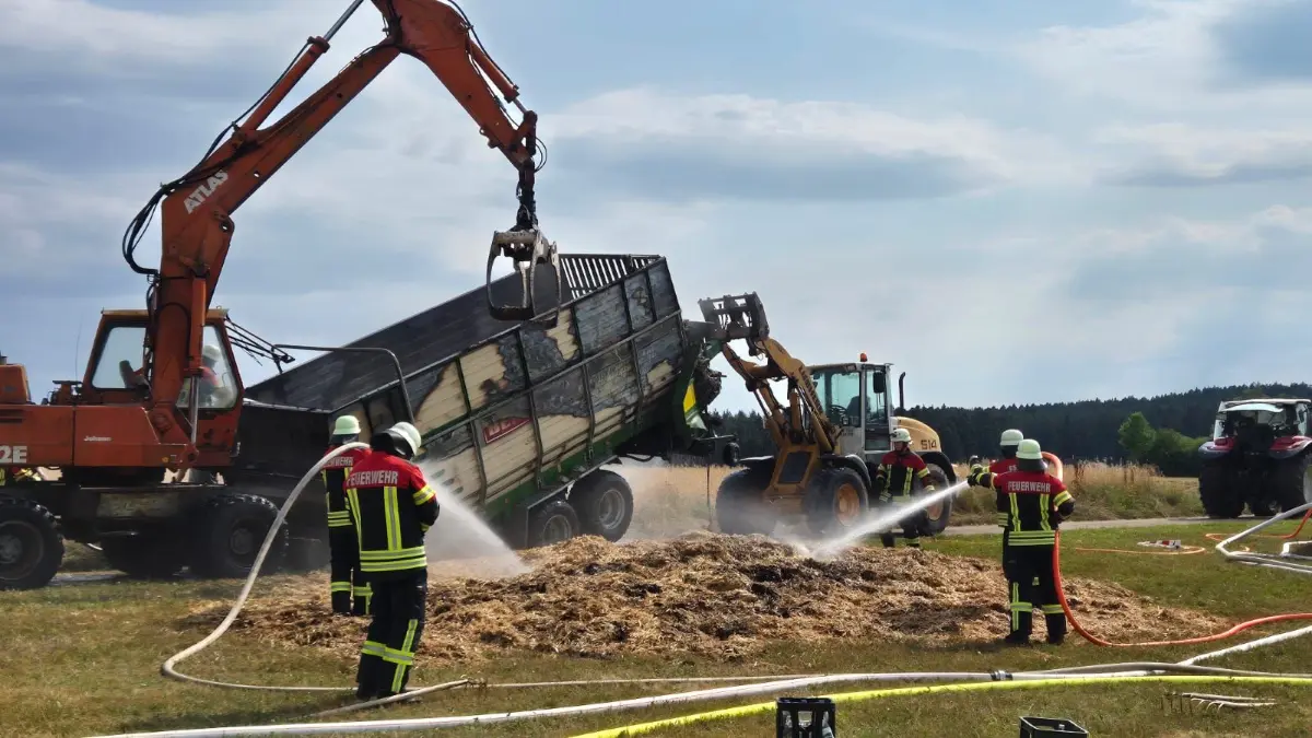 Flächenbrand Traktor Aichhalden Feuerwehr