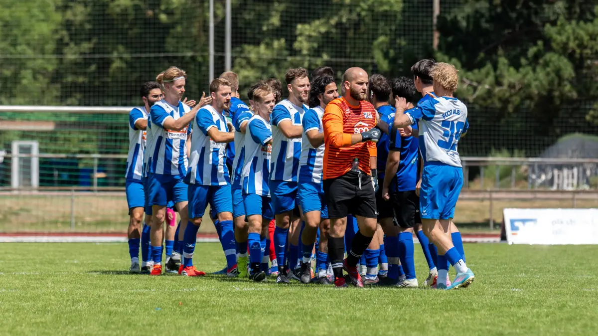 Stadtmeisterschaften Albstadt, FC Onstmettingen vs FC Albstadt II, Fussball, 25.07.2026: Die Mannschaften vor dem Spiel
Stadtmeisterschaften Albstadt, FV RW Ebingen vs FC Albstadt II, Fussball, 25.07.2026
Foto: Eibner-Pressefoto/Eky Eibner
Stadtmeisterschaften Albstadt, FC Onstmettingen vs FC Albstadt II, Fussball, 25.07.2026
Foto: Eibner-Pressefoto/Eky Eibner