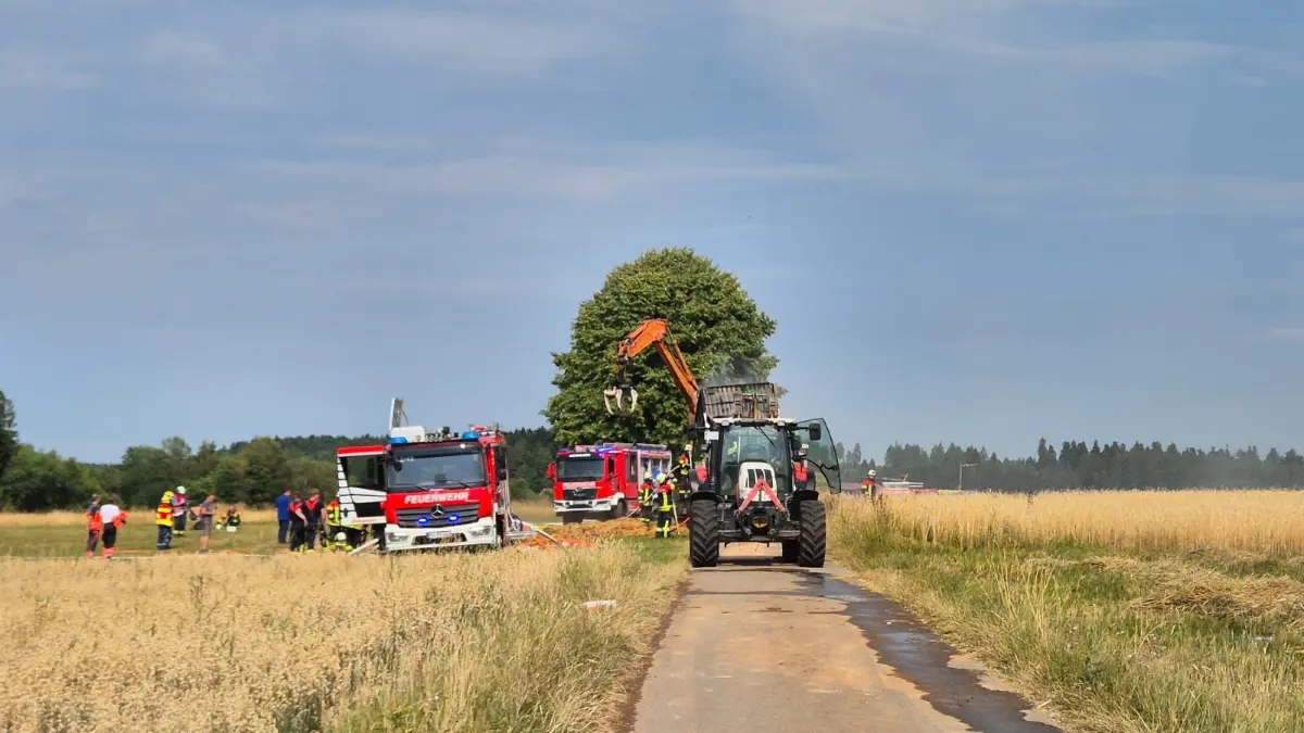 Traktorbrand und Flächenbrand Aichhalden