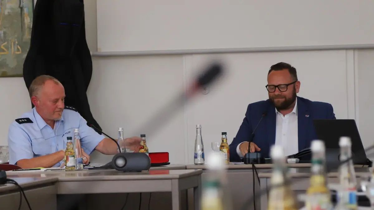 Polizeihauptkommissar Marcus Weis gibt Entwarnung. In Triberg stellte er die Kriminalstatistik des Jahres 2025 vor – mit erfreulich guten Zahlen