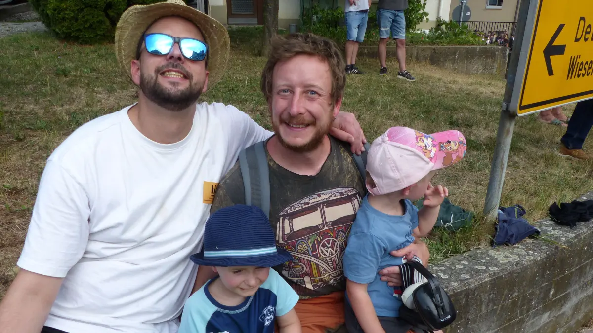 Tausende Besucher feiern die 25. Beatparade in Empfingen.