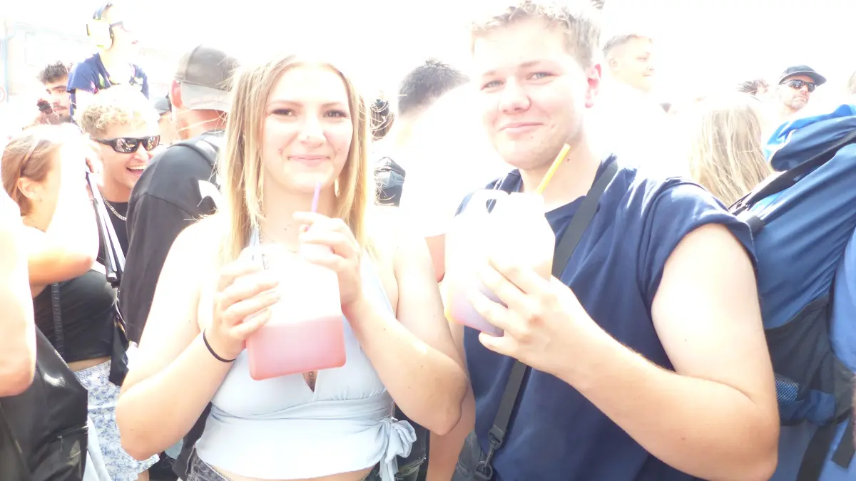 Tausende Besucher feiern die 25. Beatparade in Empfingen.