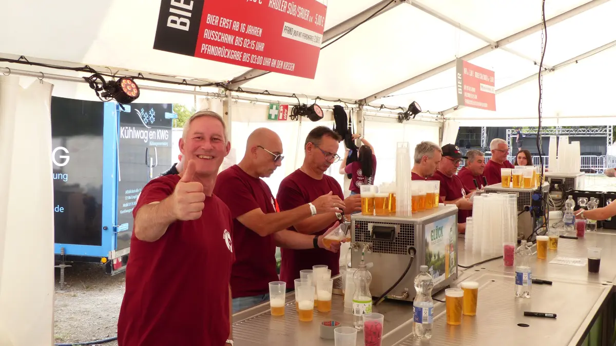 Tausende Besucher feiern die 25. Beatparade in Empfingen.