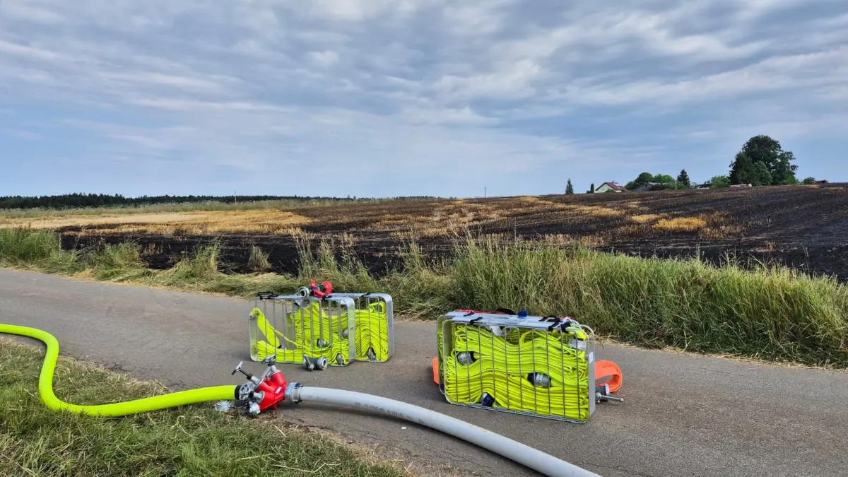 Traktorbrand und Flächenbrand Aichhalden