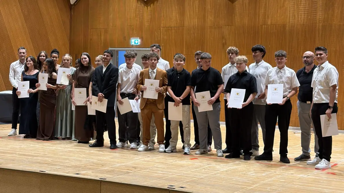 84 Absolventen der Realschule Trossingen feierten ihren Abschluss.
