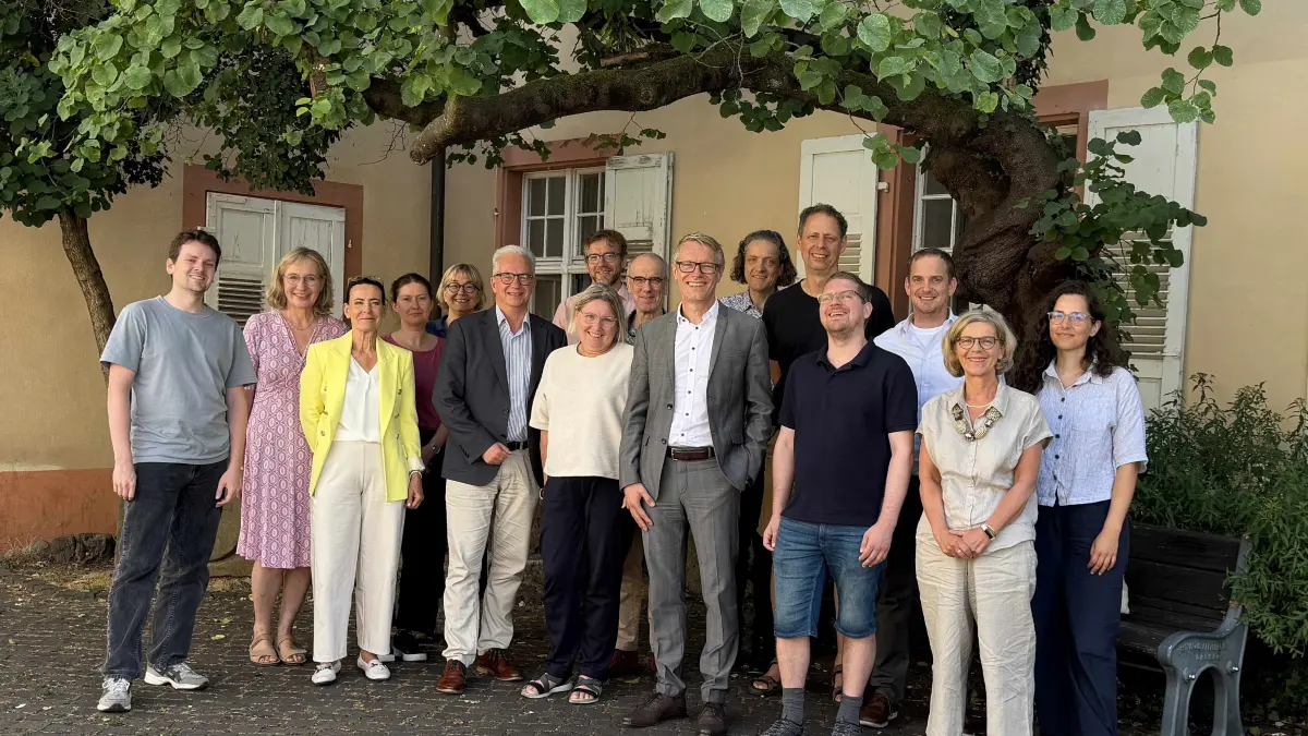 Projektpartner aus Deutschland, Frankreich und der Schweiz kamen im Dreiländermuseum Lörrach zum offiziellen Auftakt zusammen.