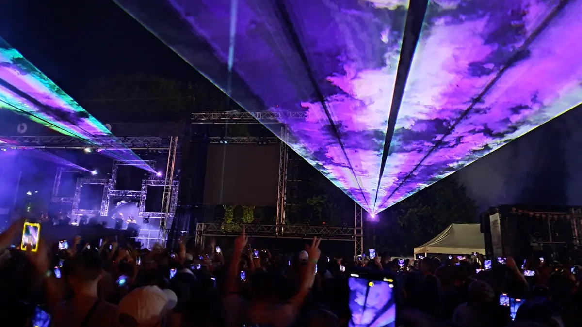 Eine riesige Party inklusive Lasershow und Feuerwerk steigt abends auf dem Festplatz in Empfingen.