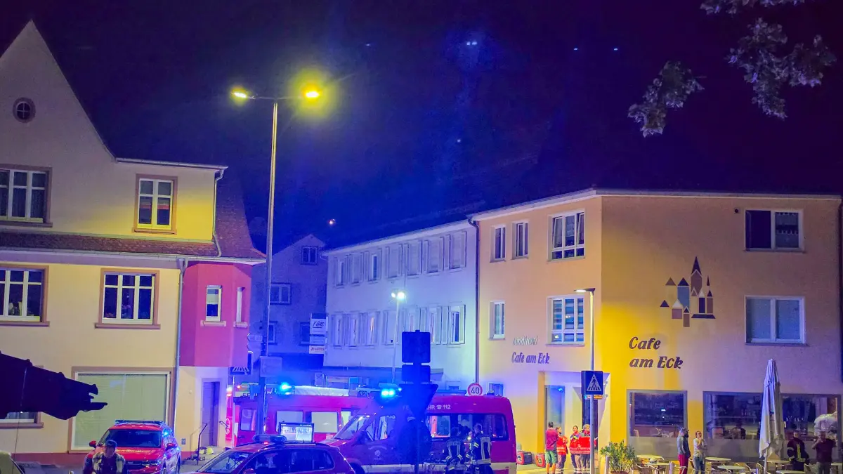 Waldbrand in Oppenau. Ein Waldgebiet von rund 3.000 Quadratmetern steht in Flammen.