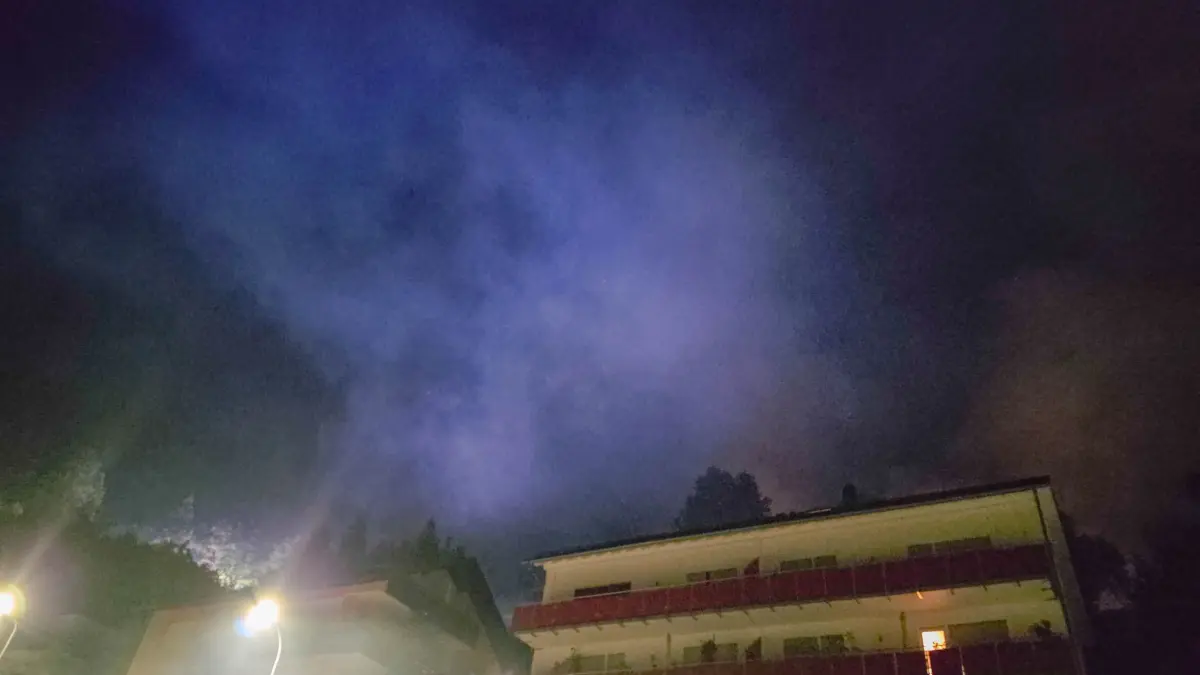 Waldbrand in Oppenau. Ein Waldgebiet von rund 3.000 Quadratmetern steht in Flammen.