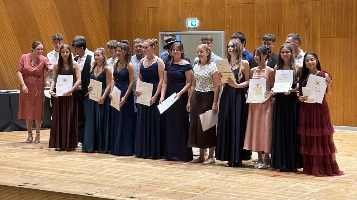 84 Absolventen der Realschule Trossingen feierten ihren Abschluss.