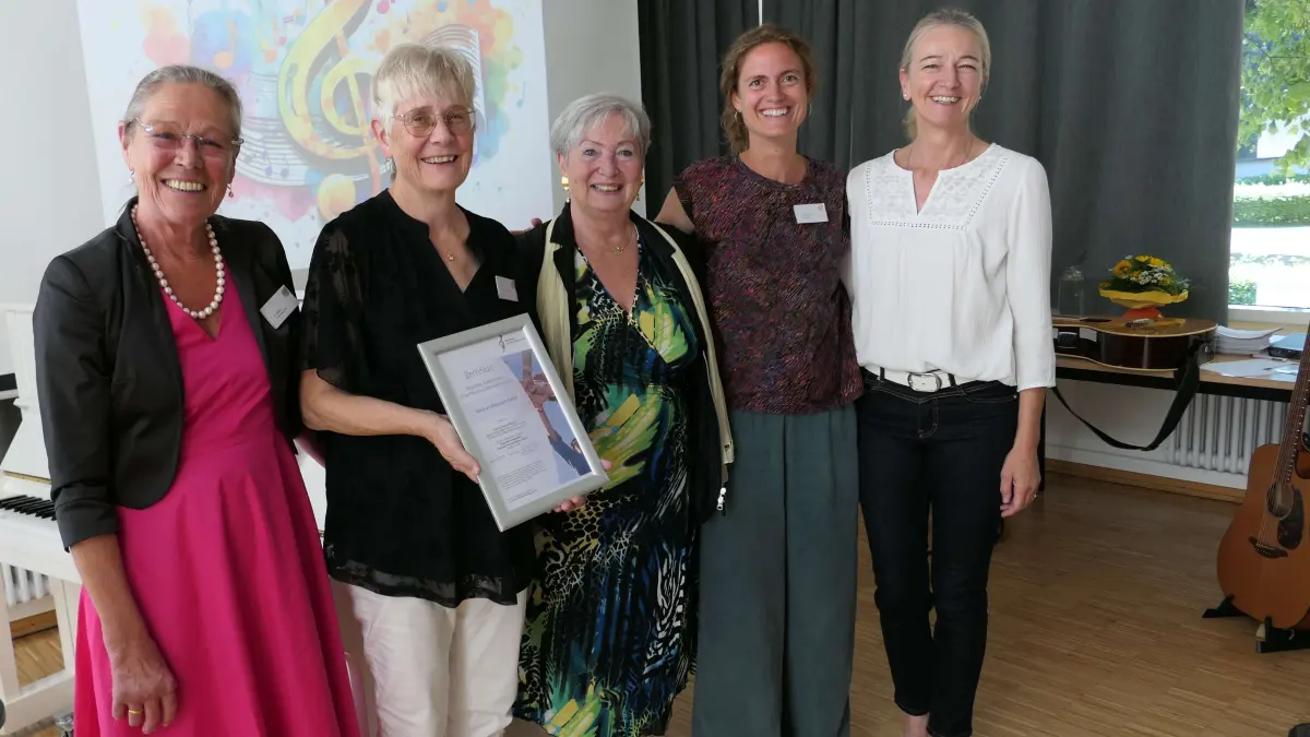 Sie freuen sich über die Zertifizierung als Singendes Krankenhaus (von links): Verwaltungsleitung Karin Lubina, Andrea Fetzner, Vera Kimmig, Jolande Berberich und Annette Mauch.