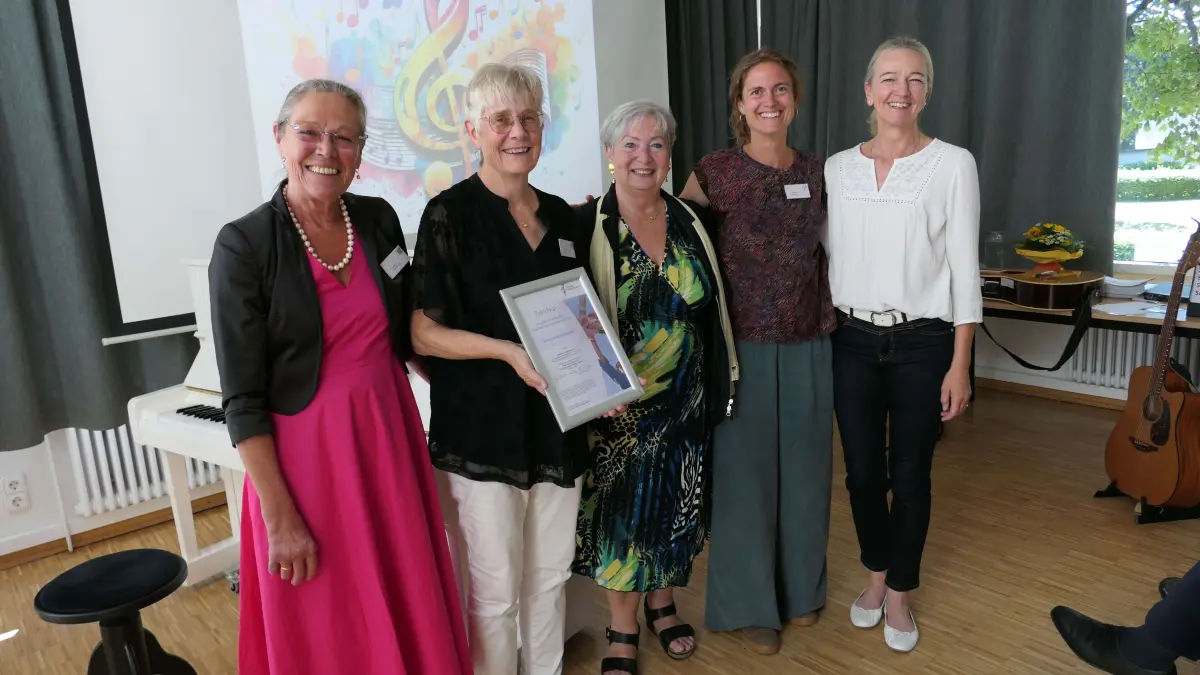 Sie freuen sich über die Zertifizierung als Singendes Krankenhaus (von links): Verwaltungsleitung Karin Lubina, Andrea Fetzner, Vera Kimmig, Jolande Berberich und Annette Mauch.
