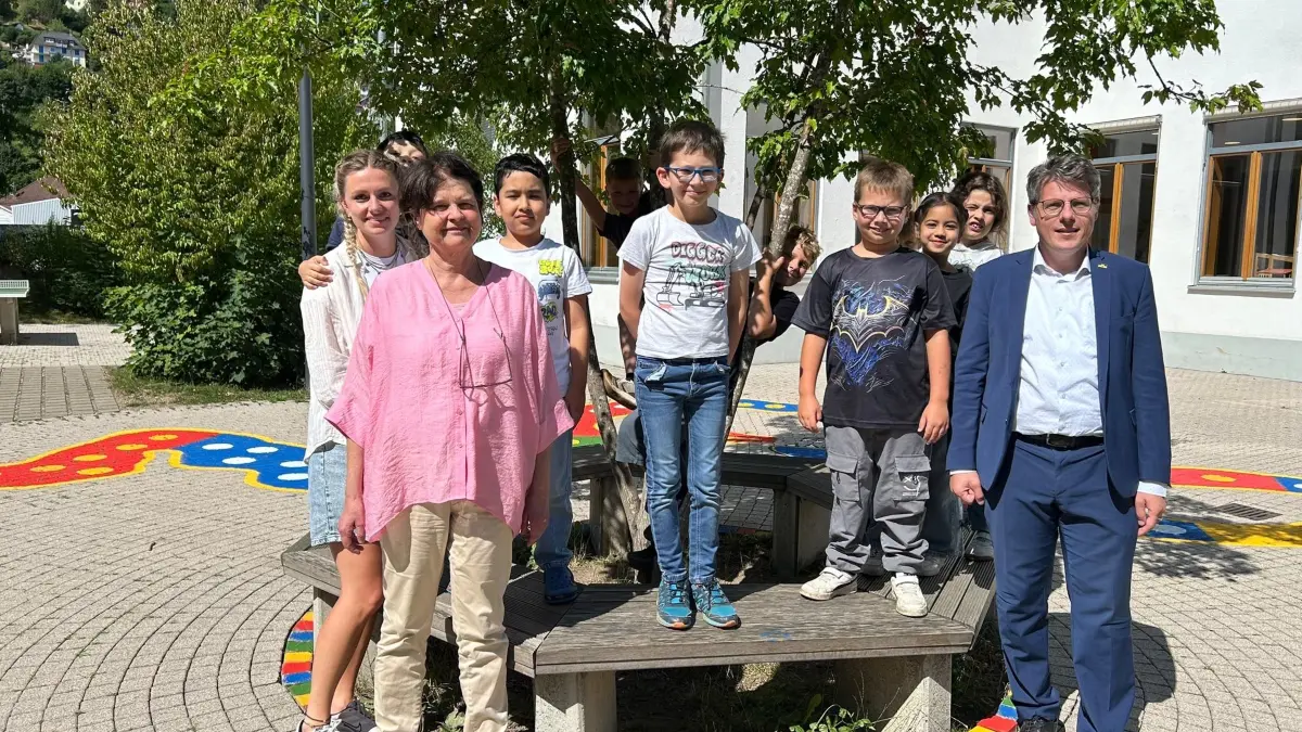 Bürgermeister Matthias Winter zu Besuch an der Erich-Kästner-Schule.