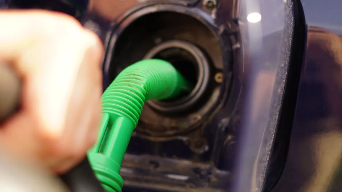 Benzin Diesel Benzinkanister Kanister Dieseldiebe Dieseldiebstahl Benzindiebe Symbolfoto Schwabo LZ OV