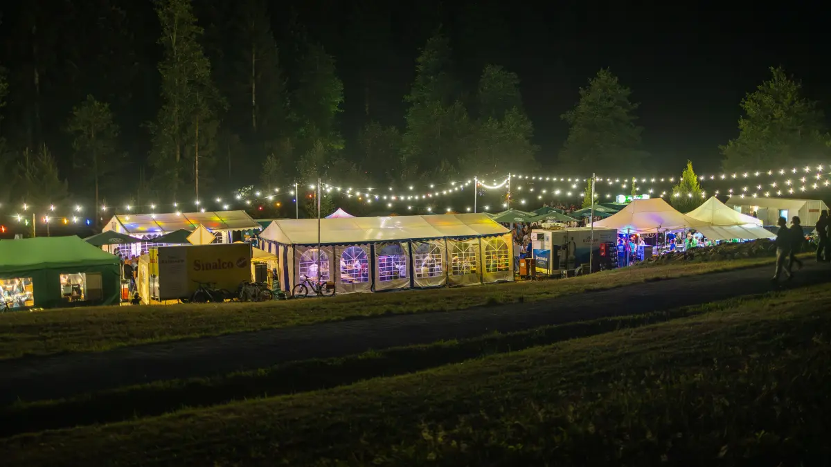 Blick auf das Festgelände
