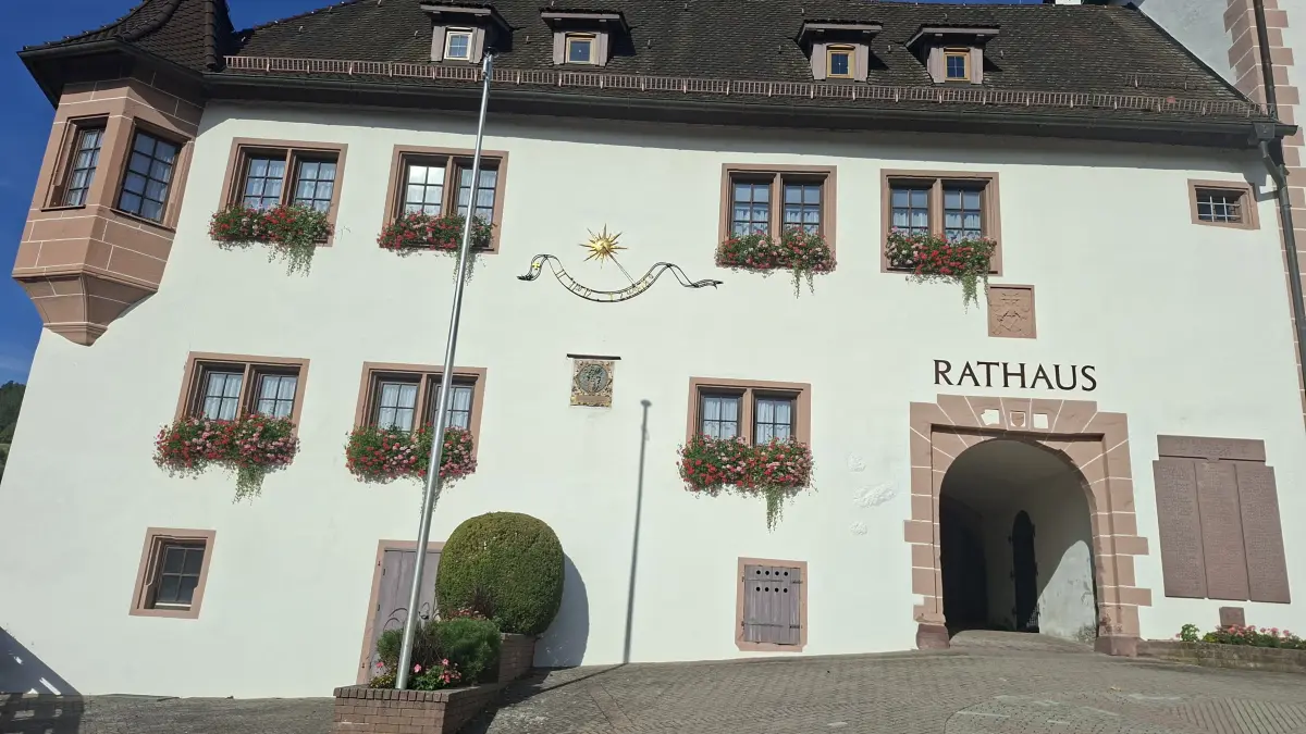 Das Rathaus in Rohrdorf soll saniert werden.