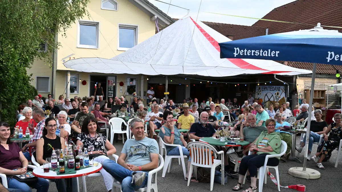 Publikum bei Kultur neba dussa