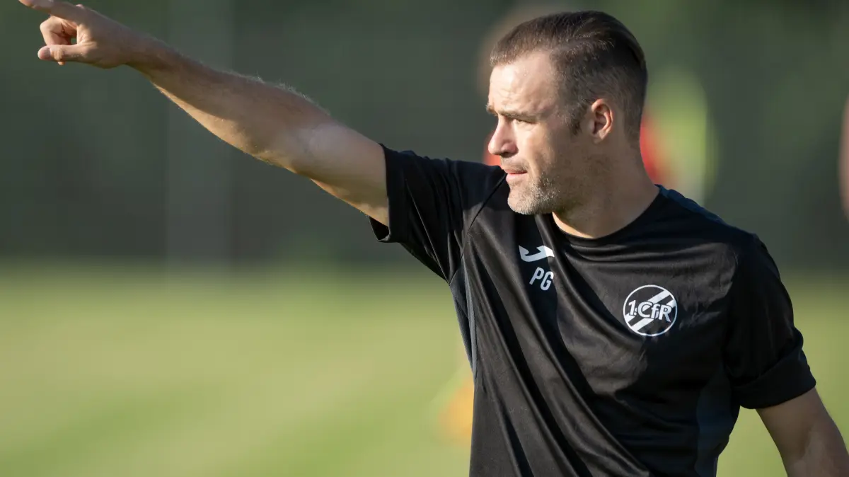 Pablo Gil gibt erstmals in Deutschland als Coach die Richtung vor – beim 1. CfR Pforzheim.