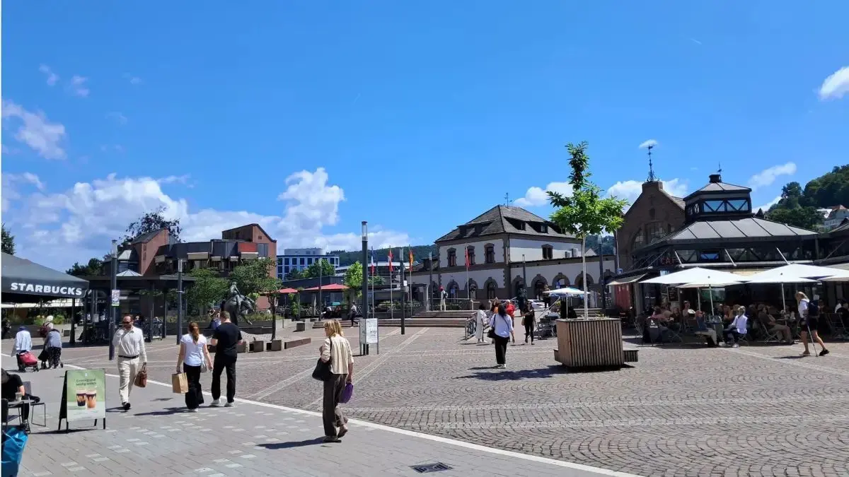 Die Demo findet am Bahnhofsplatz statt.