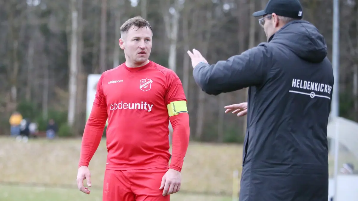 Radion Eckert (hier im Trikot und der Kapitänsbinde des SV Wittendorf) möchte mit den TSF Dornhan einen Neustart wagen.