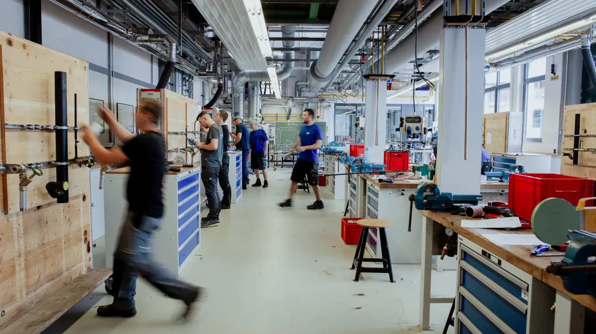 Mehrere Wochen im Jahr erhalten Azubis aus dem Handwerk eine ergänzende überbetriebliche Ausbildung an den Bildungshäusern der Handwerkskammer Freiburg. Derweil soll der Standort Schopfheim ersetzt werden.