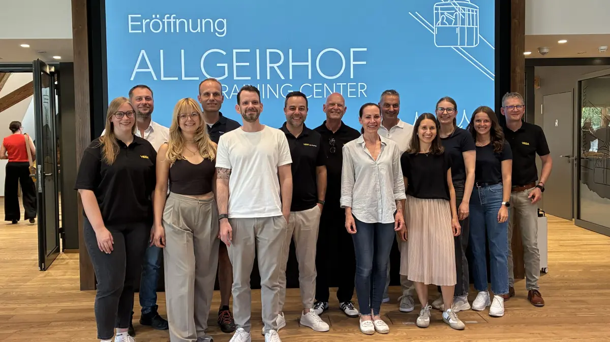 Viel Expertise, Know-how und Leidenschaft sind in das Projekt geflossen. Projektbeteiligte feiern den Abschluss der Sanierung und die Eröffnung des Allgeirhof Training Centers.