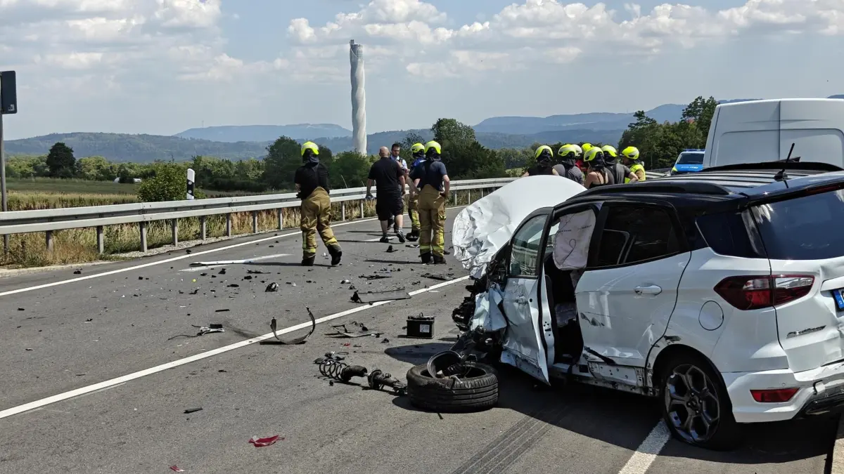 Ein schwerer Unfall hat sich auf der B462 ereignet.