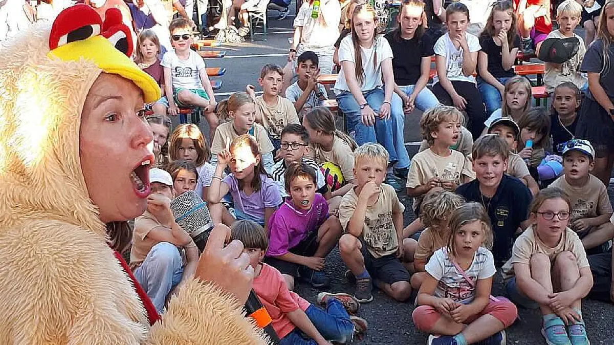 Immer ein Höhepunkt der Hechinger Ferienspiele: der Spieleabend. Im vergangenen Jahr tauchten die Kinder ein in die Steinzeit (Foto), dieses Jahr machen sie sich auf ins Wikingerdorf hoch im Norden.