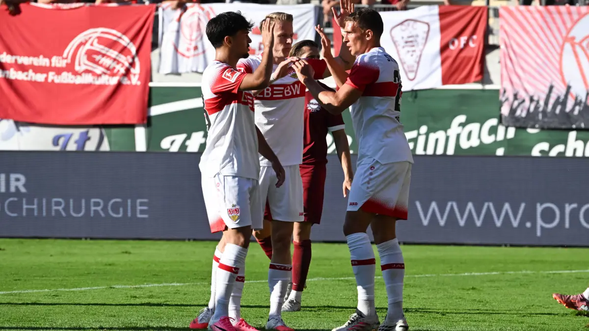 29.07.2026, xsltx, Fussball Testspiel, Kickers Offenbach - VfB Stuttgart v.l. Jubel nach dem 2:0 von Chris Führich VfB Stuttgart/Mitte DFL/DFB REGULATIONS PROHIBIT ANY USE OF PHOTOGRAPHS as IMAGE SEQUENCES and/or QUASI-VIDEO *** July 29, 2026, xsltx, soccer friendly match, Kickers Offenbach vs. VfB Stuttgart Jubilation after Chris Führichs 20 goal, VfB Stuttgart, center. DFL and DFB regulations prohibit any use of photographs as image sequences and/or quasi-video.
