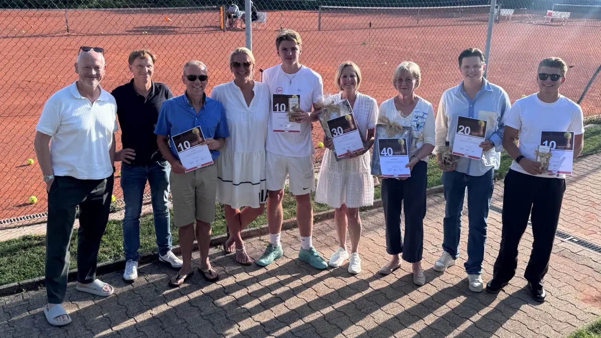 Die Jubilare des TC Nagold gemeinsam mit der Vorstandschaft (von links): Michael Walz und Frank Keck (beide Vorstand TC Nagold), Volker Haug (10 Jahre), Saskia Digel (Vorstand TC Nagold), Lionel Grimm (10 Jahre), Sabine Wohlleber (30 Jahre), Marlies Schmahl (40 Jahre), Hugo Benz (20 Jahre) und Luca Günther (10 Jahre).