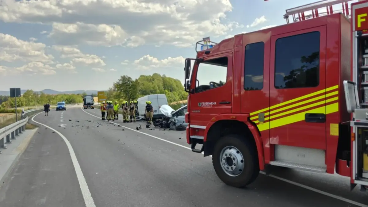 Ein schwerer Unfall hat sich auf der B462 ereignet.