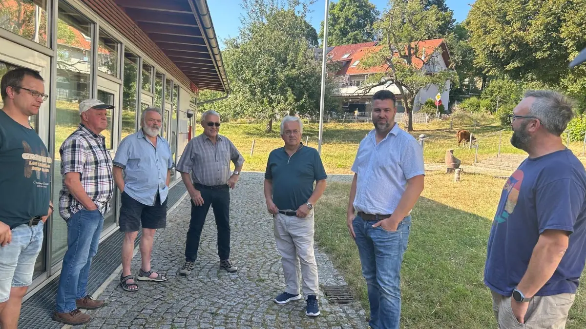Die Zeller Genossen machen auf ihrer Sommertour auch in Gresgen Station