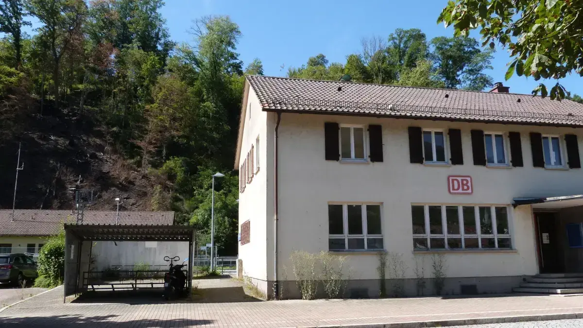 Der Vorfall ereignete sich am Alpirsbacher Bahnhof