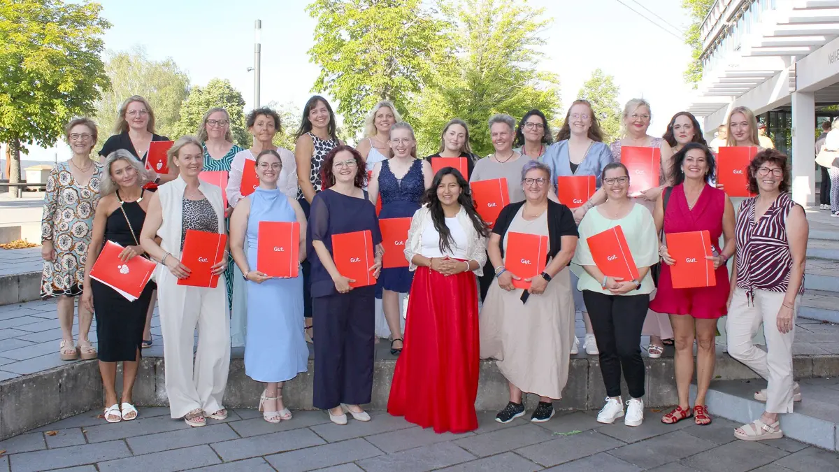 Absolventen der PIA3 an der Nell-Breuning Schule