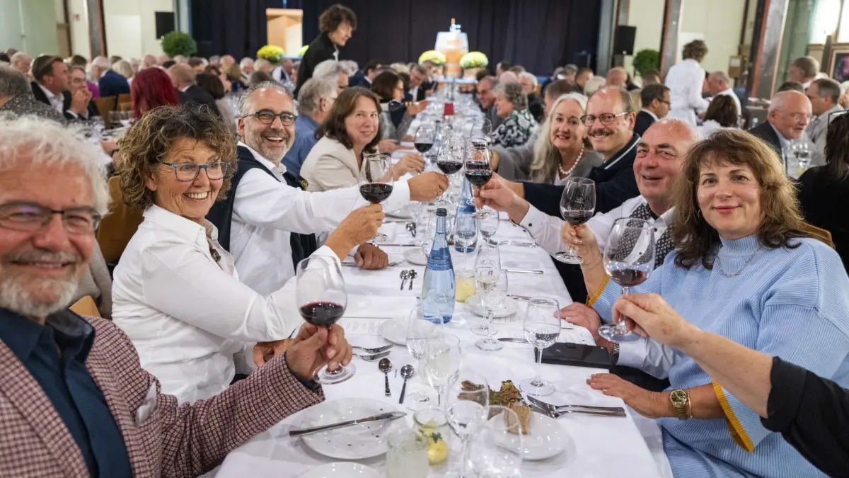 Foto aus dem Jahr 2024: Die Nagolder Weinrede versetzt die Gäste in beste Feierlaune