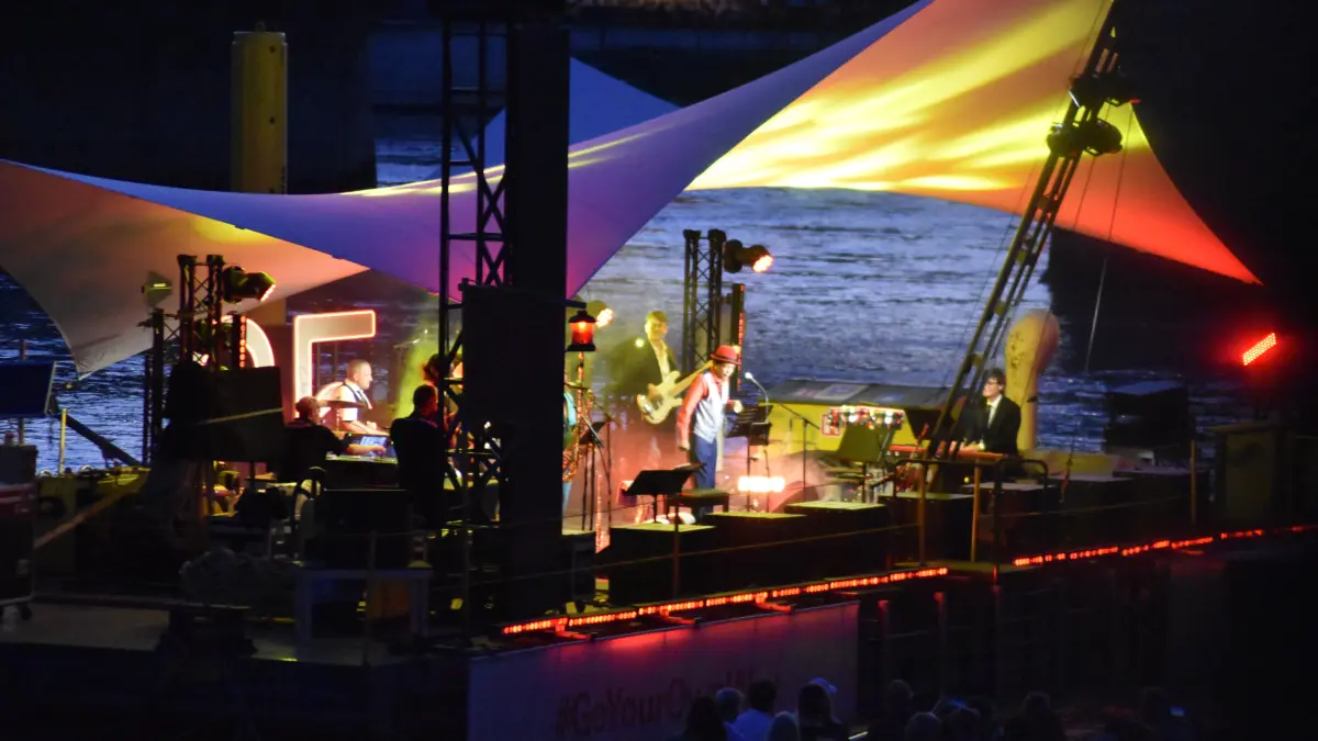 Das Floß feiert den Sommer mit Musik. Los geht es am Dienstag, 4. August.