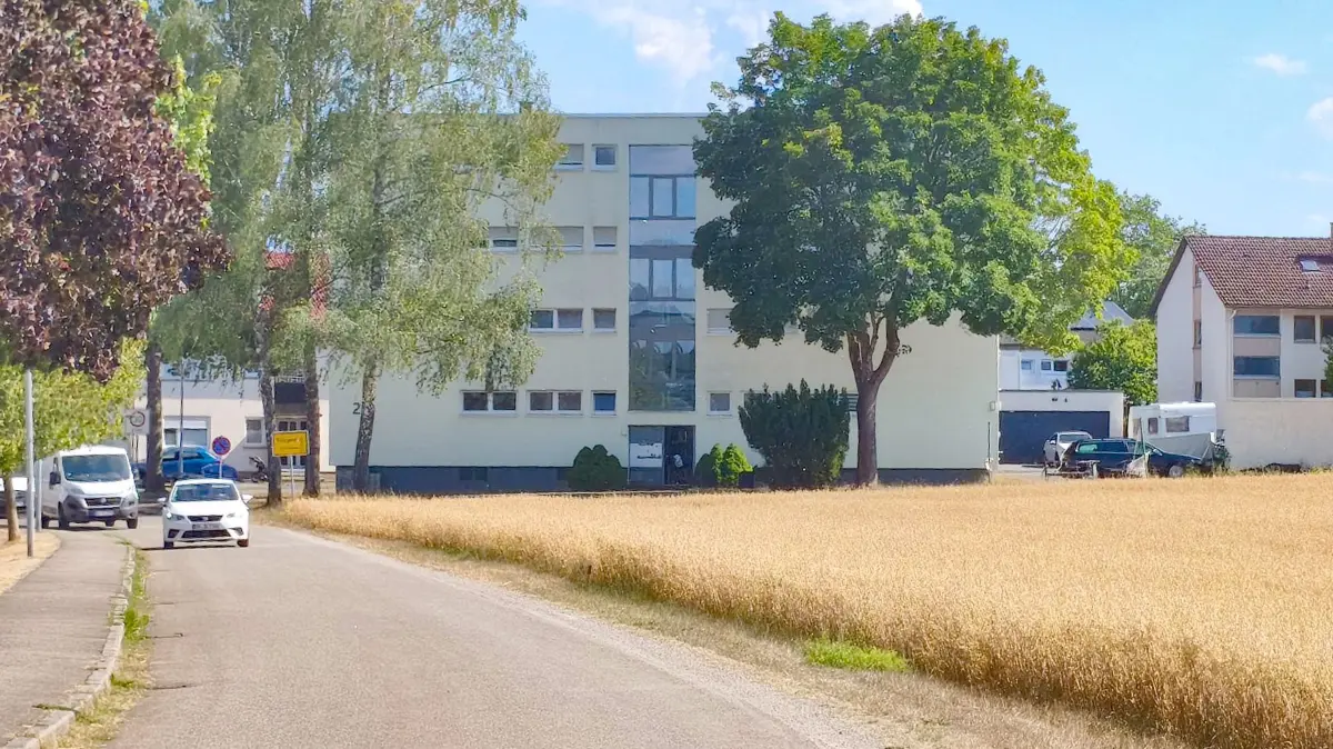 Der zukünftige Standort (rechts von der Straße vor dem Wohngebiet) des neuen Villingendorfer Feuerwehrhauses, für dessen bauliche Umsetzung der Gemeinderat nun ein strukturiertes Architektenwettbewerbsverfahren eingeleitet hat.