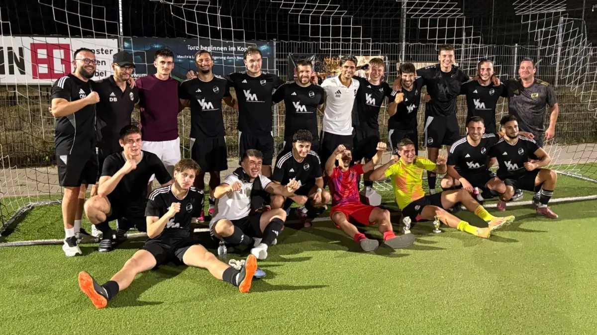 Die Mannschaft des FV Fahrnau durfte nach dem deutlichen Finalsieg gegen den FC Hausen jubeln.