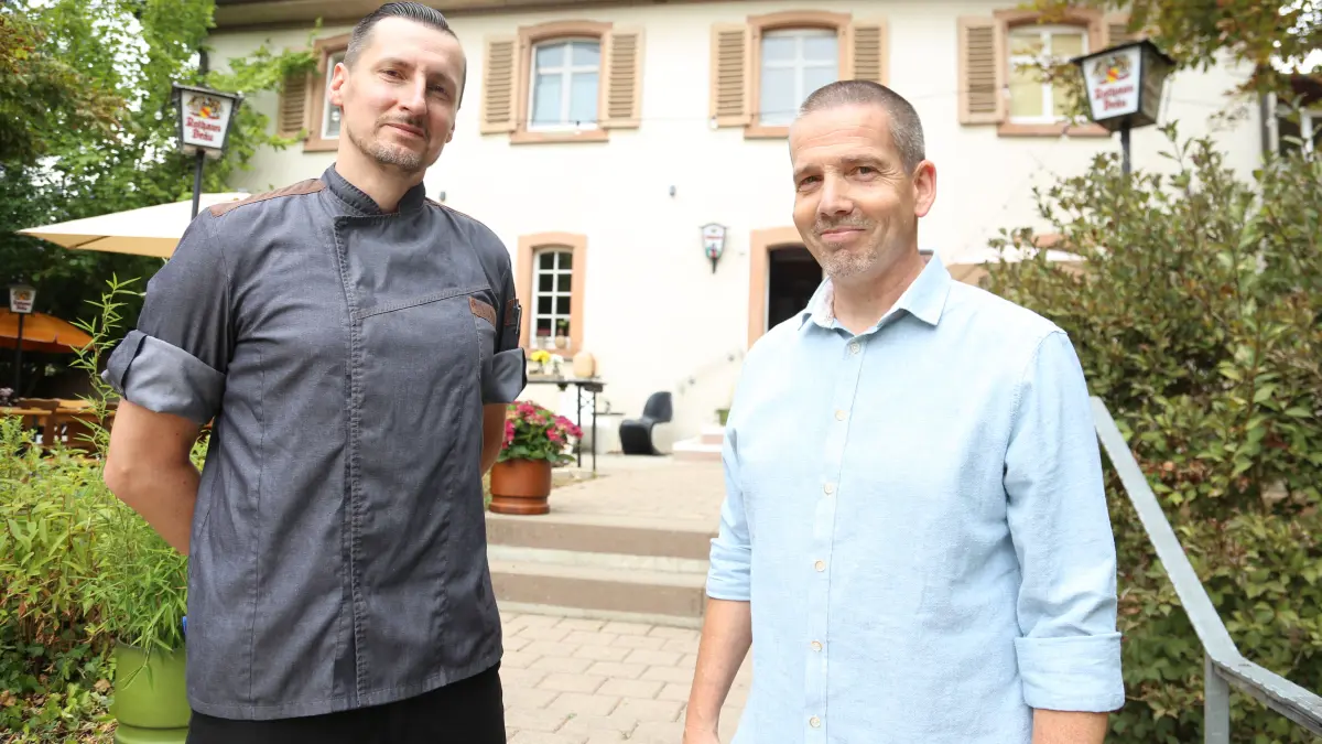 Dennis Nied (links) und Olaf Zwieg haben die Bruckmühle in Wollbach gepachtet.