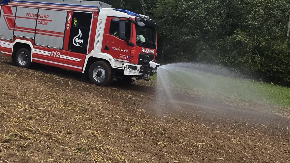 Brand auf Stoppelfeld bei Speßhardt